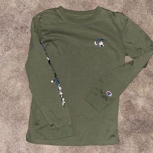 Looks like new / green champion long sleeve shirt